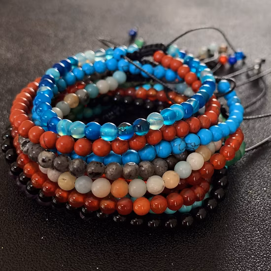 Bracciale Chakra intrecciato con perline di pietra naturale Bracciale regolabile con perline di quarzo rosa ametista da 4 mm per donna Uomo Regalo gioielli Yoga